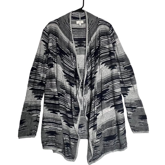 4 for $20 Lucky Brand Aztec Long Cardigan Size Medium - Picture 3 of 13